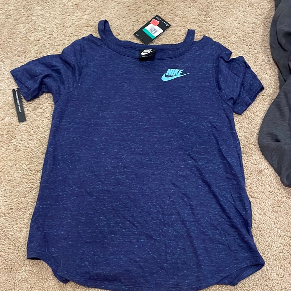 Girl Nike navy blue t-shirt